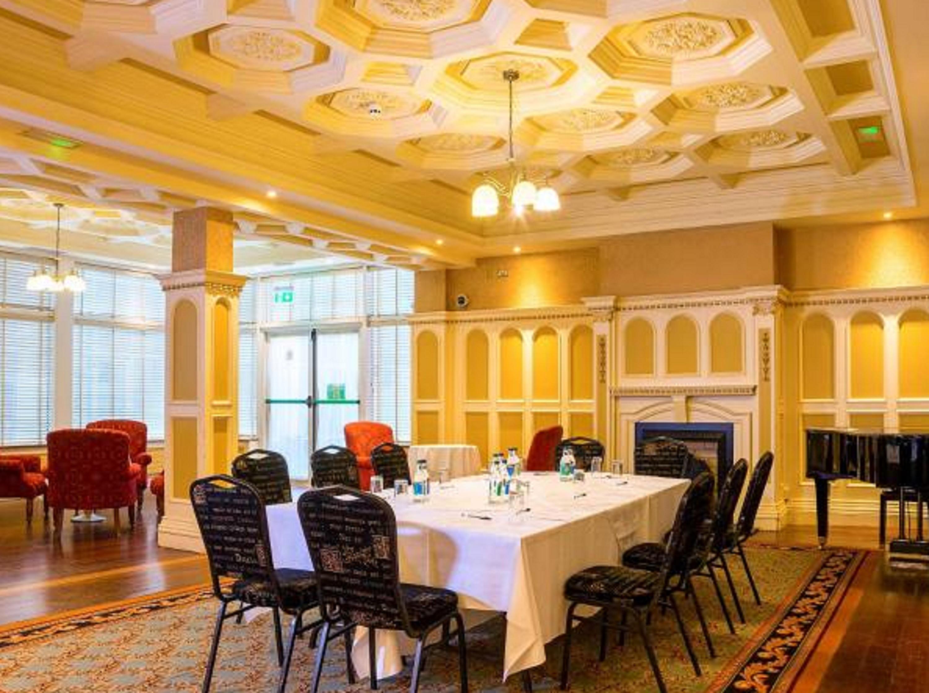 Lady Gregory Hotel, Leisure Club & Beauty Rooms Горт Экстерьер фото
